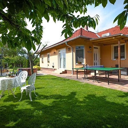 Vila Sunny Garden Pihenohaz Siófok Exteriér fotografie