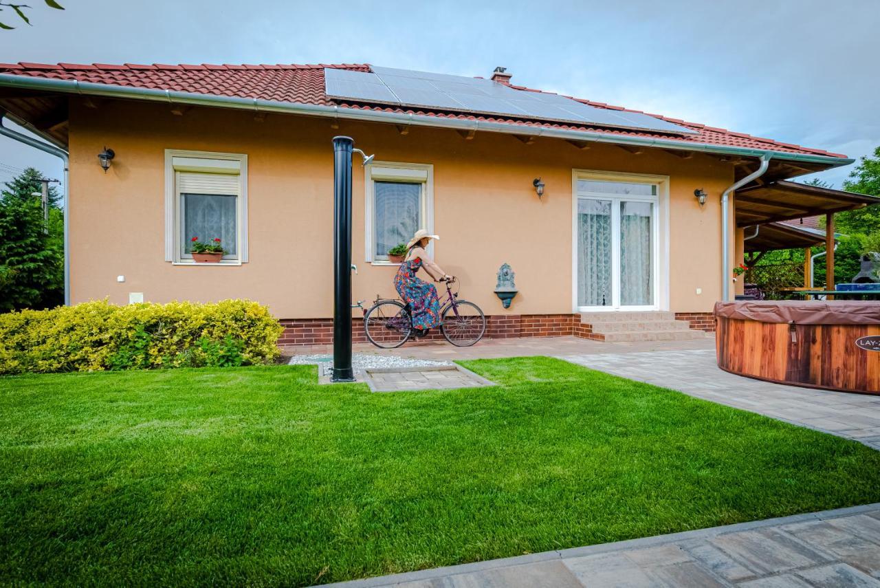 Vila Sunny Garden Pihenohaz Siófok Exteriér fotografie