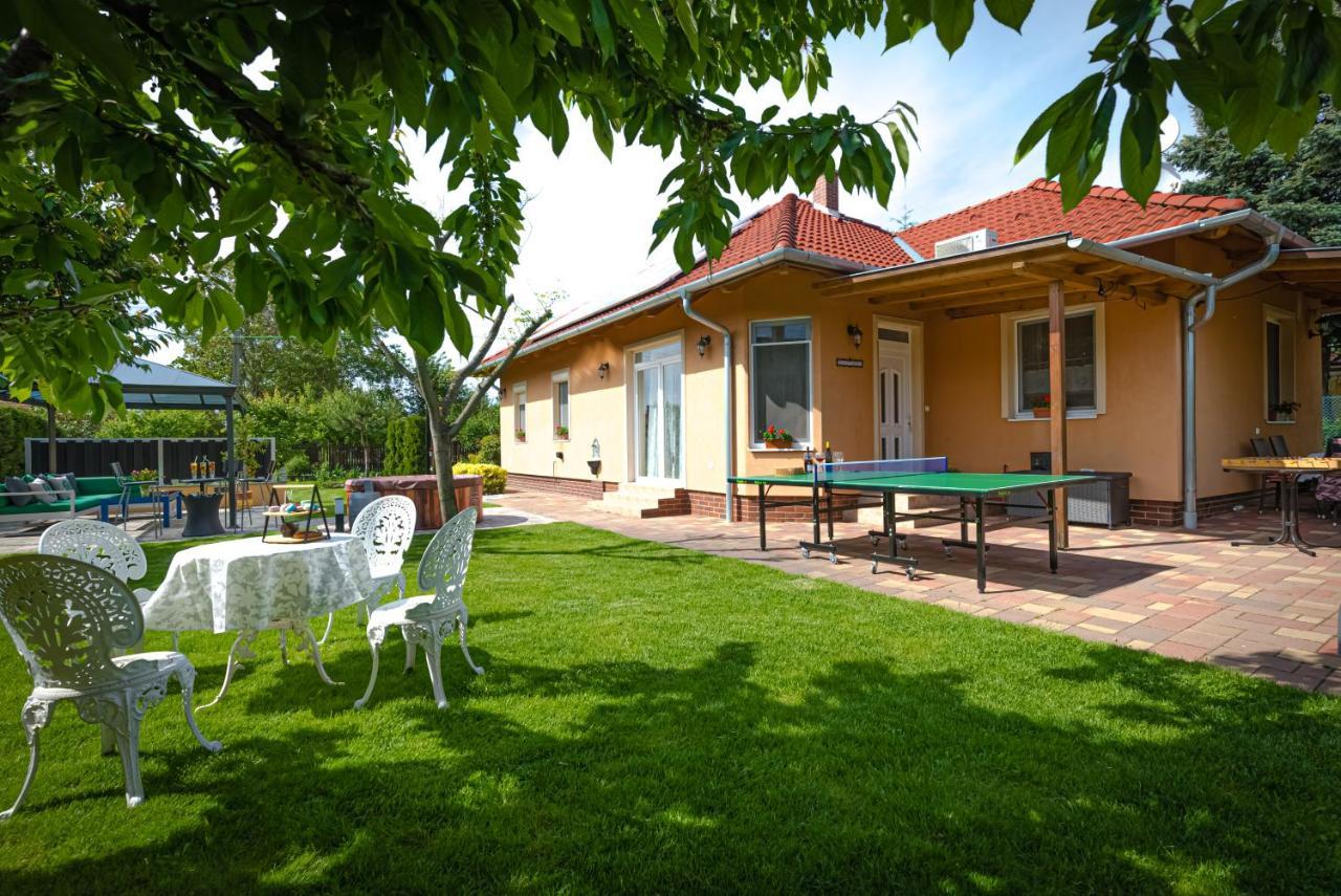 Vila Sunny Garden Pihenohaz Siófok Exteriér fotografie