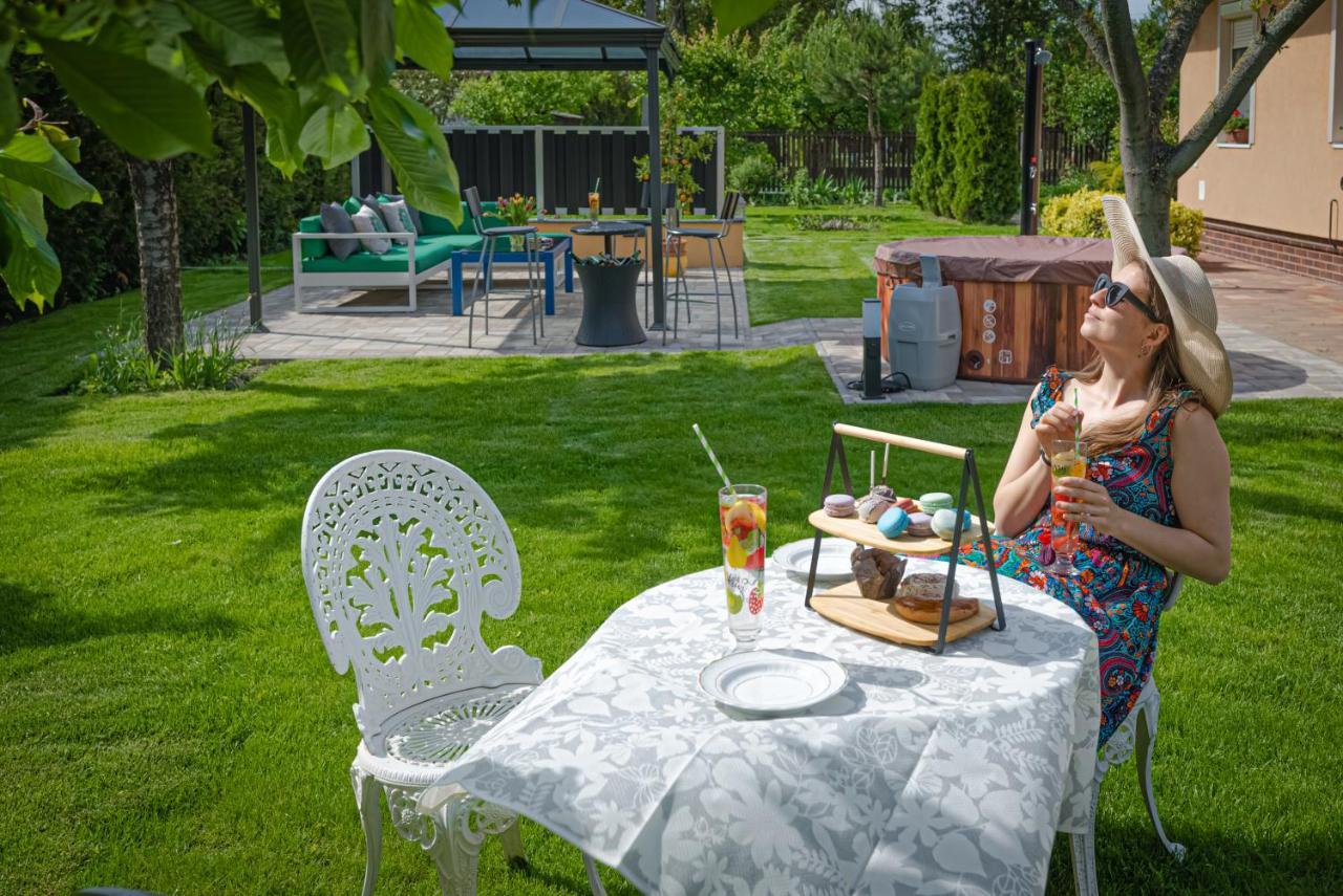 Vila Sunny Garden Pihenohaz Siófok Exteriér fotografie